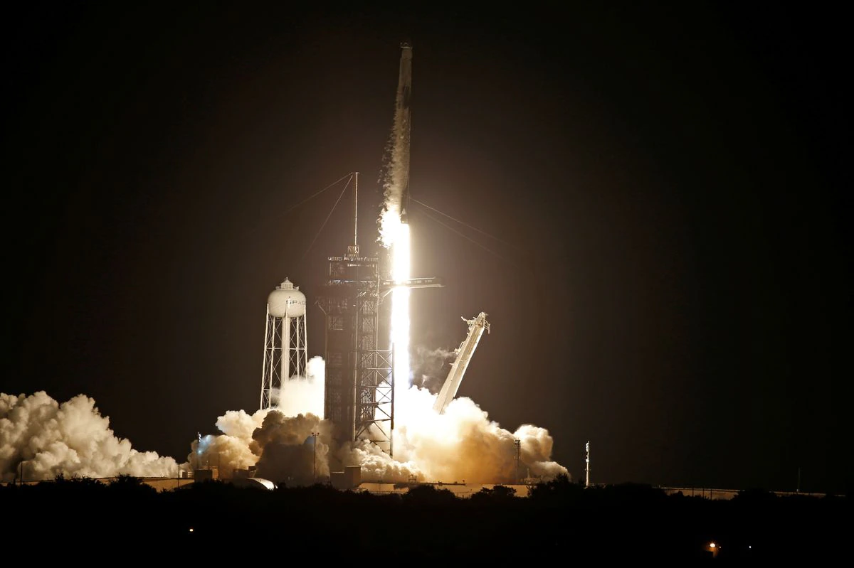 SpaceX首次将全平民宇航团队送入太空