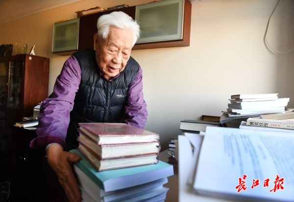 论文被知网擅自收录，九旬教授维权获赔70多万