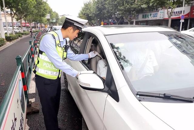 进入2021年，副驾驶不系安全带，会被扣分吗